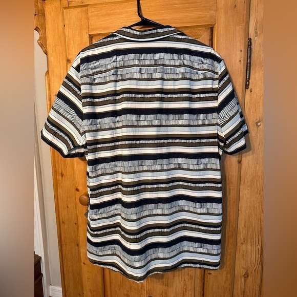 Perry Ellis Funky Fun Striped Short Sleeve Button Down - Like New - Picture 2 of 6